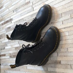 Dr. Martens Women's The Original Air Walker Smooth Leather Lace-Up Boots